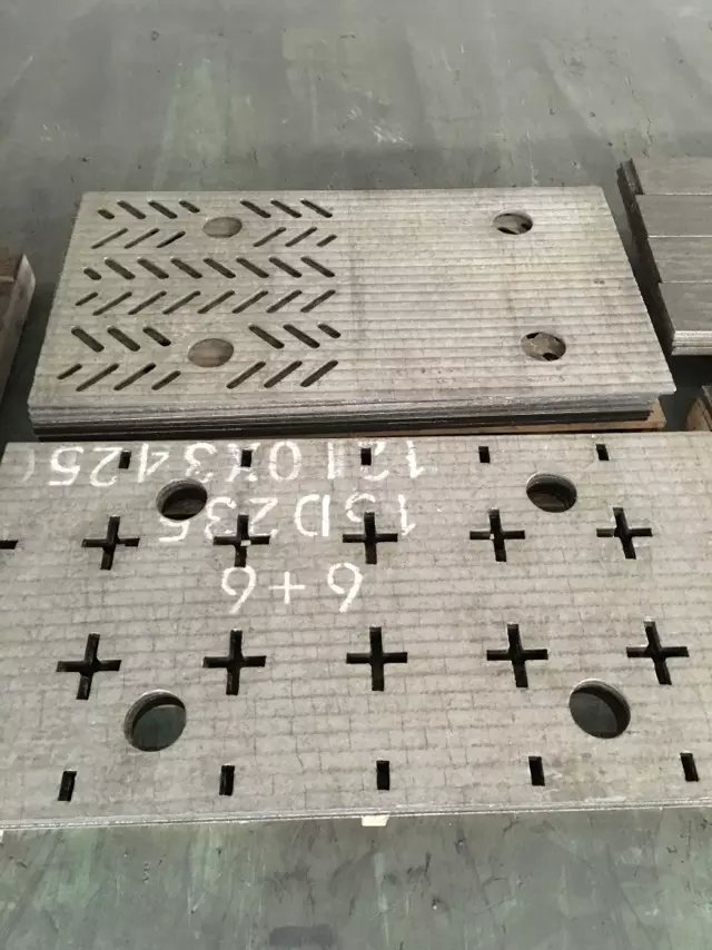 切割后的雙金屬復(fù)合耐磨鋼板 切割后的雙金屬復(fù)合耐磨鋼板