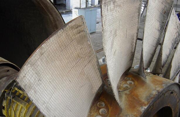 風(fēng)沙環(huán)境下風(fēng)力機(jī)耐磨葉片耐磨鋼板設(shè)計研究 風(fēng)沙環(huán)境下風(fēng)力機(jī)耐磨葉片耐磨鋼板設(shè)計研究